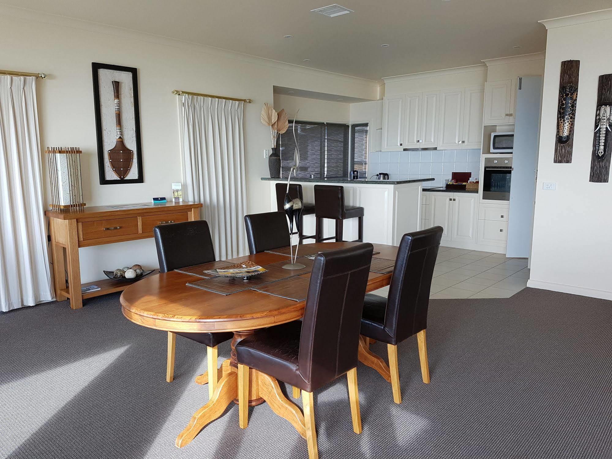 Bed & Breakfast Arthurs Views 4*
